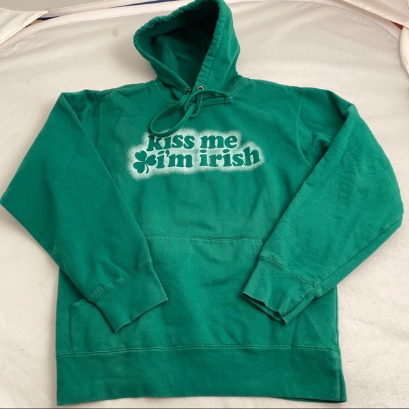 Old Navy green Kiss Me I’m Irish front pocket hoodie M - Picture 1 of 5